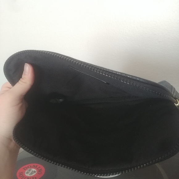 ⚠️ BCBGeneration Zip Clutch - Black/Gold Geometric - Picture 3 of 4